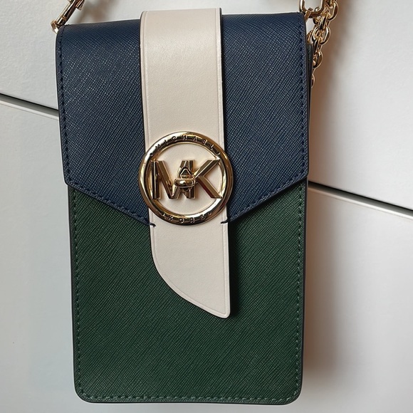 Michael Kors Small Tri-color Saffiano Leather
Smartphone Crossbody Bag In Green - Picture 4 of 14